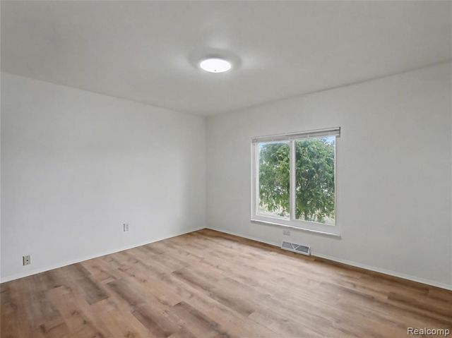 36458 Jeffrey Drive, Sterling Heights, MI 48310