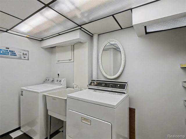 36458 Jeffrey Drive, Sterling Heights, MI 48310