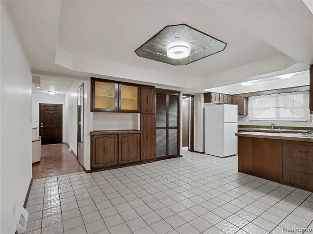 36458 Jeffrey Drive, Sterling Heights, MI 48310