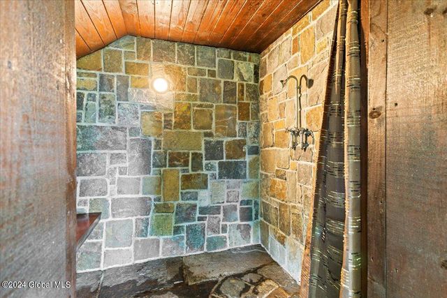 15 Green Harbour Lane, Lake George, NY 12845