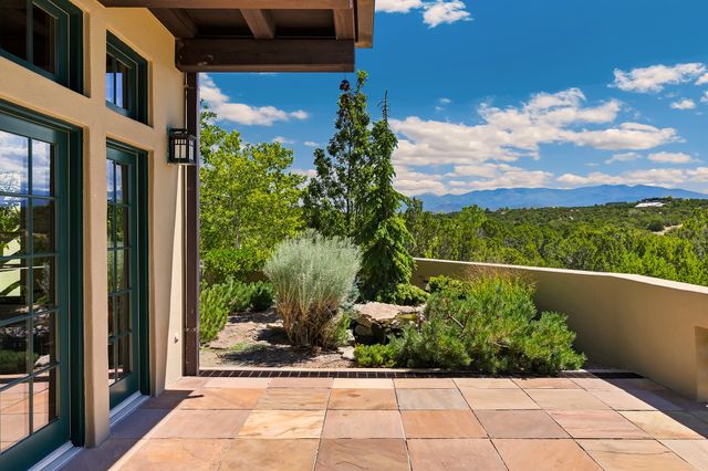 8 Paseo De Aguila, Santa Fe, NM 87506