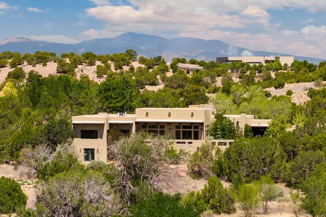 8 Paseo De Aguila, Santa Fe, NM 87506