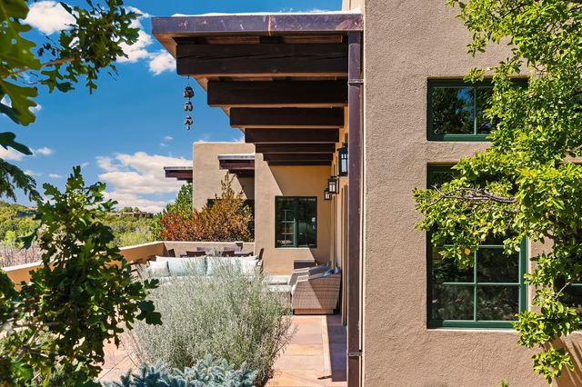 8 Paseo De Aguila, Santa Fe, NM 87506