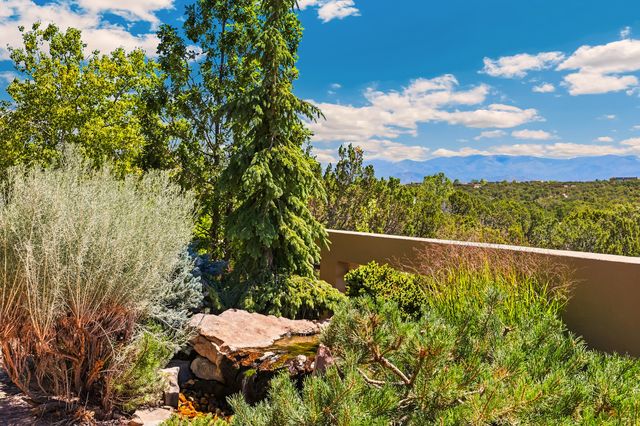 8 Paseo De Aguila, Santa Fe, NM 87506