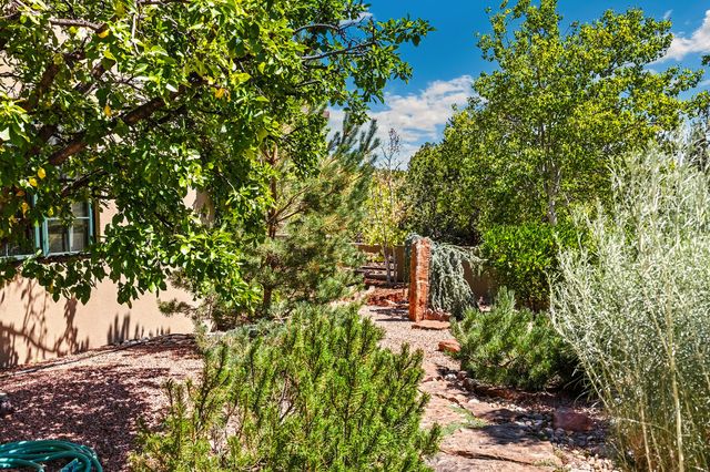 8 Paseo De Aguila, Santa Fe, NM 87506