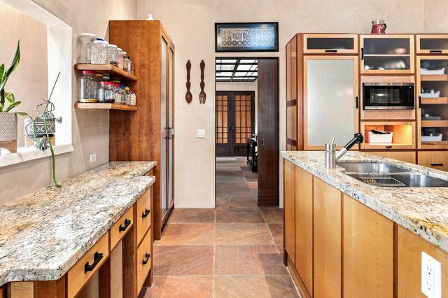 8 Paseo De Aguila, Santa Fe, NM 87506