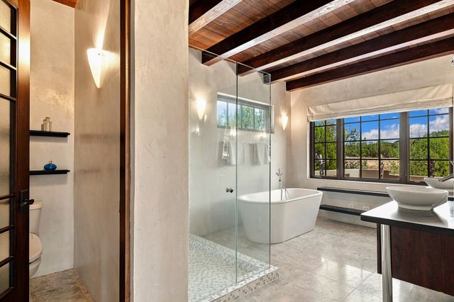 8 Paseo De Aguila, Santa Fe, NM 87506