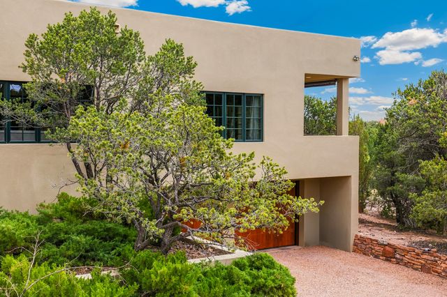 8 Paseo De Aguila, Santa Fe, NM 87506