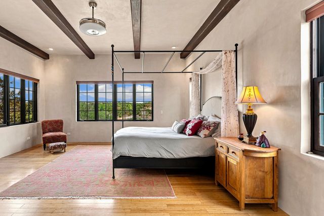 8 Paseo De Aguila, Santa Fe, NM 87506