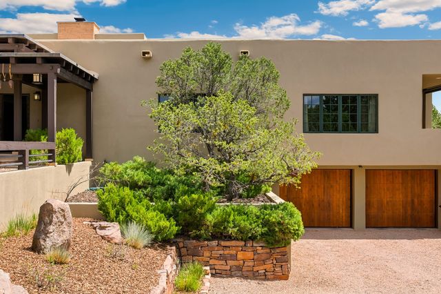 8 Paseo De Aguila, Santa Fe, NM 87506
