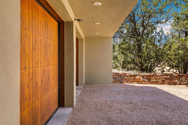 8 Paseo De Aguila, Santa Fe, NM 87506