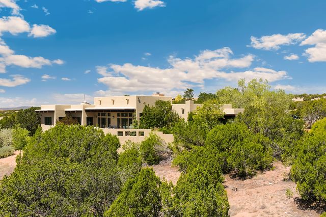 8 Paseo De Aguila, Santa Fe, NM 87506