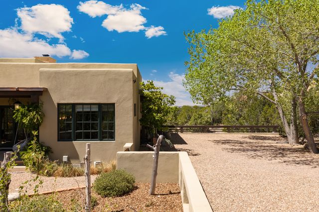 8 Paseo De Aguila, Santa Fe, NM 87506