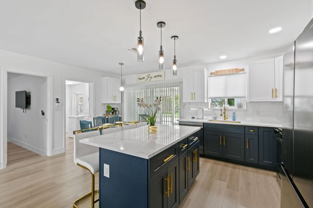 19005 SE SOUTHGATE Drive, Jupiter, FL 33469