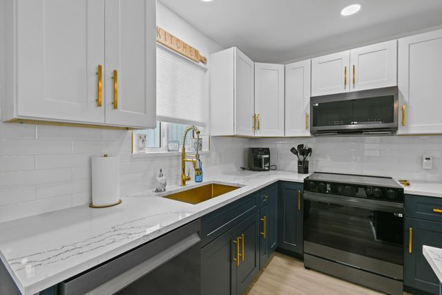 19005 SE SOUTHGATE Drive, Jupiter, FL 33469