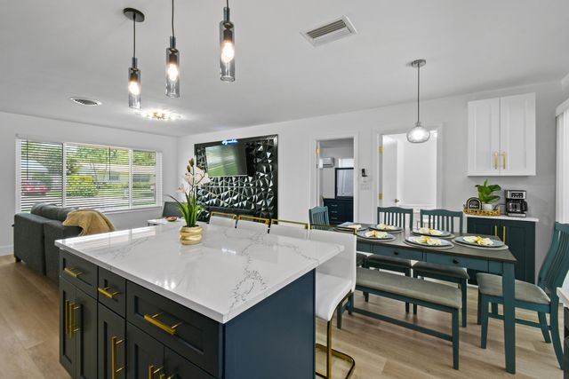 19005 SE SOUTHGATE Drive, Jupiter, FL 33469