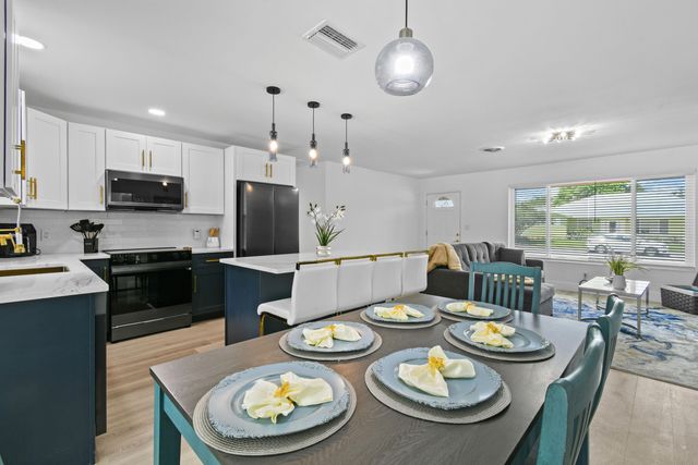 19005 SE SOUTHGATE Drive, Jupiter, FL 33469