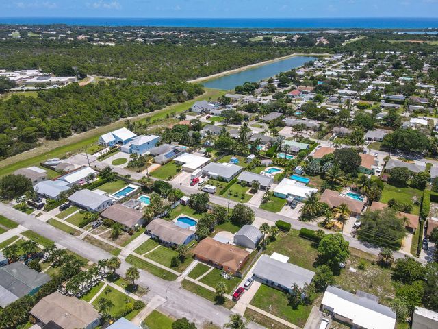 19005 SE SOUTHGATE Drive, Jupiter, FL 33469