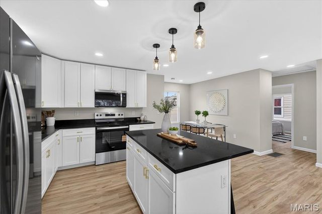 3218 Krem Avenue, St Louis, MO 63074