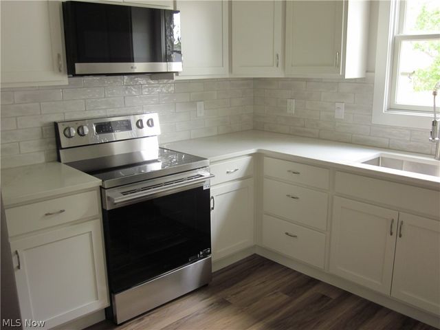 24 Adams Street, Berea, OH 44017