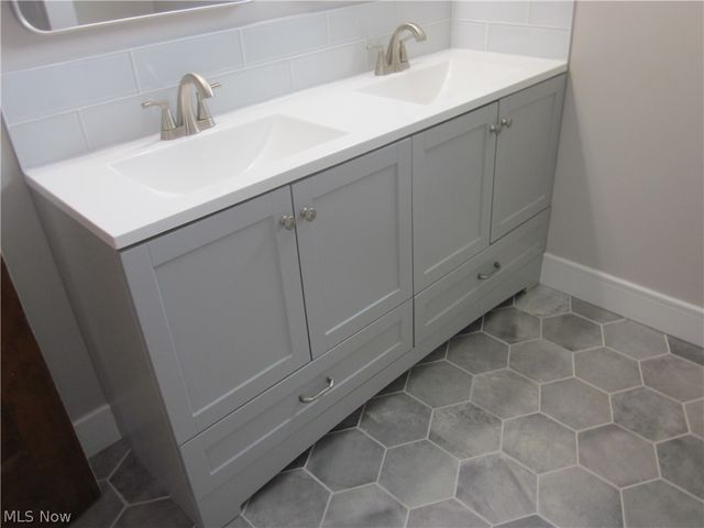 24 Adams Street, Berea, OH 44017