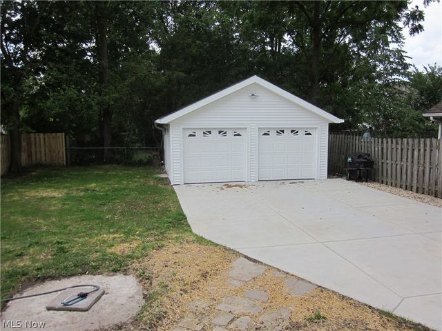 24 Adams Street, Berea, OH 44017