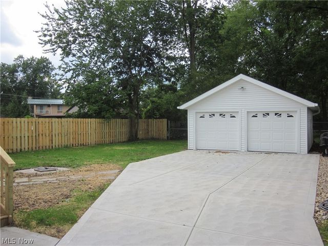 24 Adams Street, Berea, OH 44017