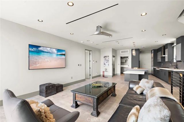 228 Hazel Drive, Corona Del Mar, CA 92625