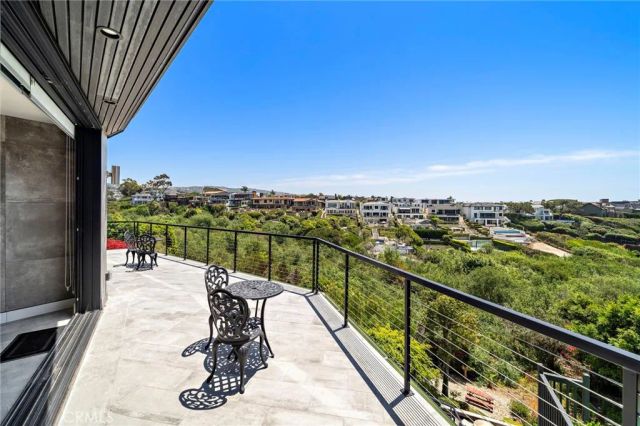 228 Hazel Drive, Corona Del Mar, CA 92625