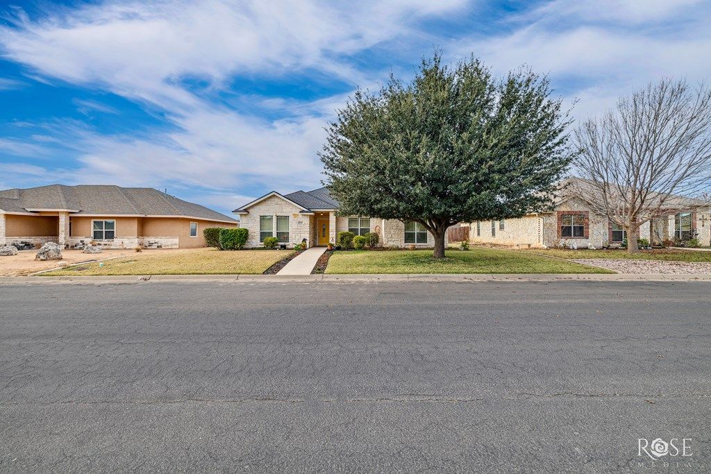 Image 2 of property listing at 4209 Autumnwood Trail, San Angelo, TX 76904