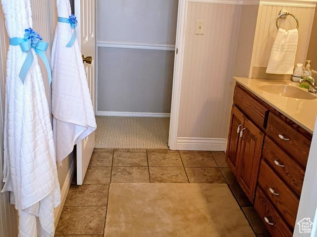 1407 SHEPHERD DR, Wellington, UT 84542