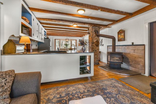 68 Doe Lane, Newbury, VT 05051