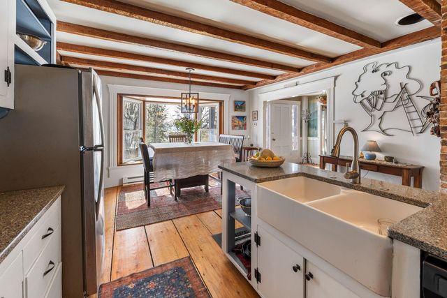 68 Doe Lane, Newbury, VT 05051