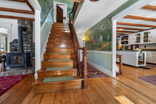 68 Doe Lane, Newbury, VT 05051