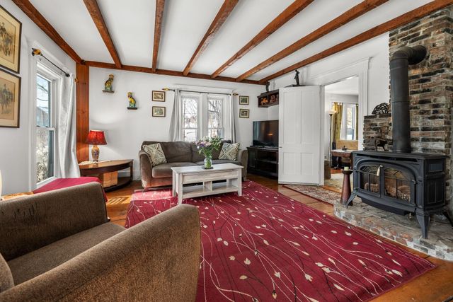 68 Doe Lane, Newbury, VT 05051