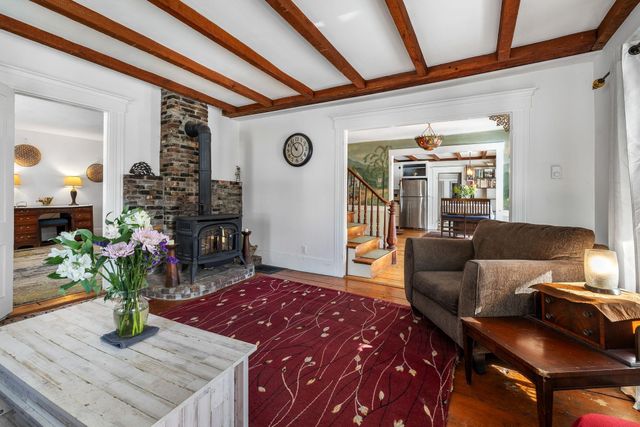 68 Doe Lane, Newbury, VT 05051