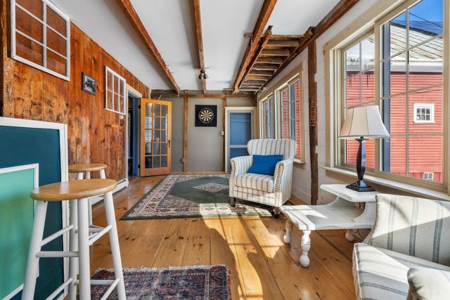 68 Doe Lane, Newbury, VT 05051