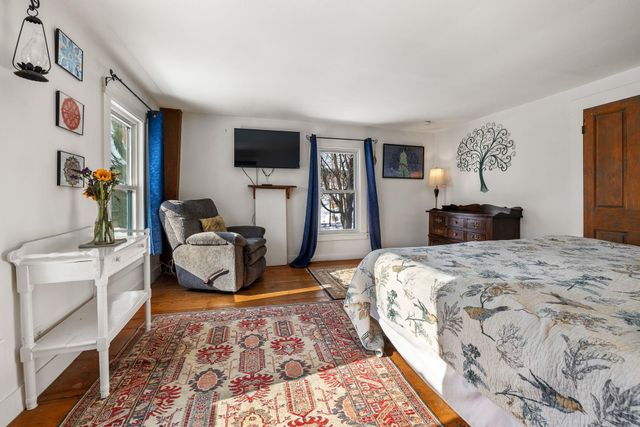 68 Doe Lane, Newbury, VT 05051