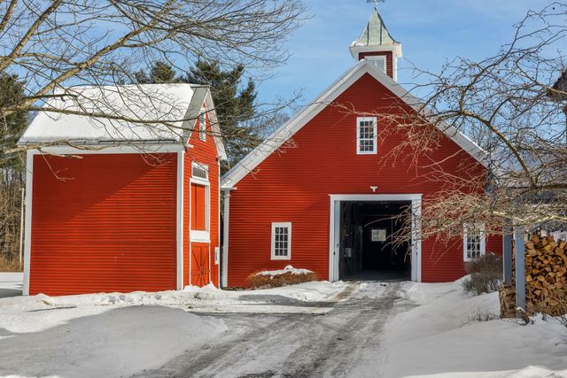 68 Doe Lane, Newbury, VT 05051