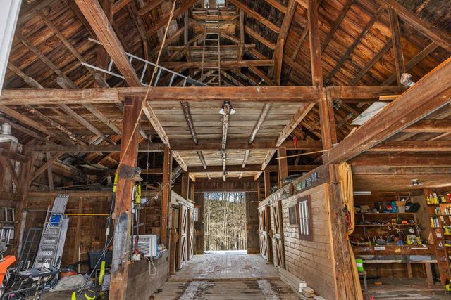 68 Doe Lane, Newbury, VT 05051