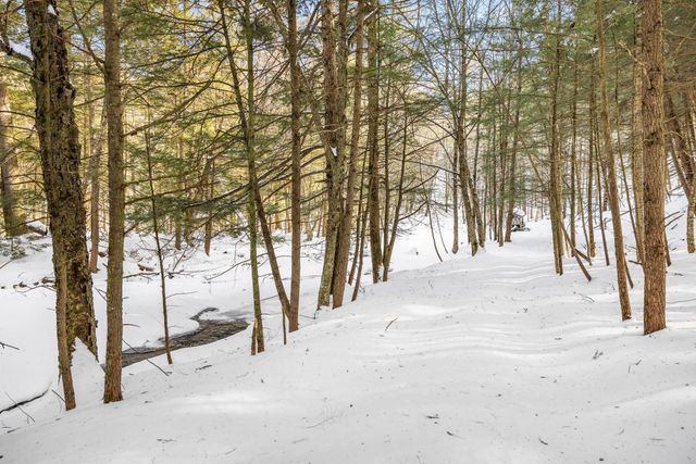 68 Doe Lane, Newbury, VT 05051