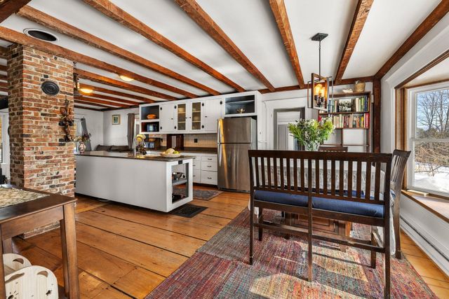 68 Doe Lane, Newbury, VT 05051