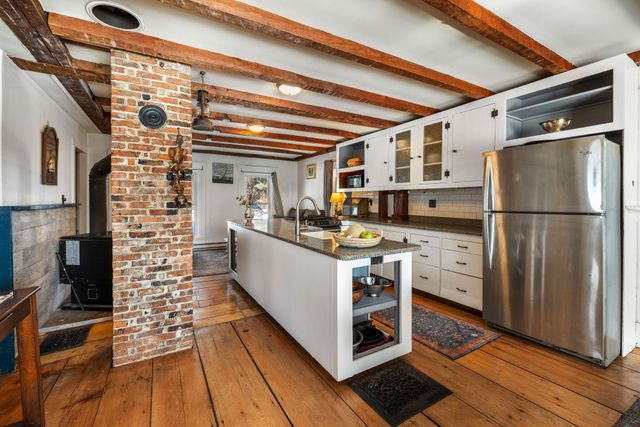 68 Doe Lane, Newbury, VT 05051