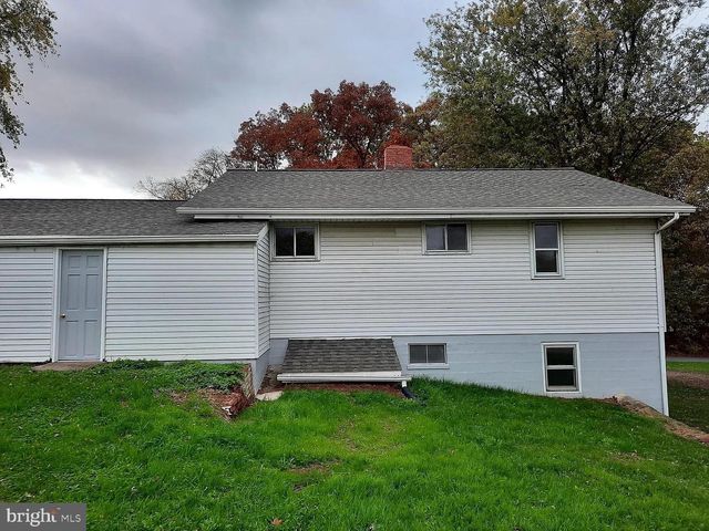 4030 BEAGLE RD, Elizabethtown, PA 17022