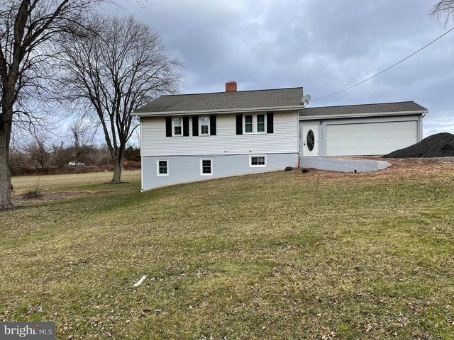 4030 BEAGLE RD, Elizabethtown, PA 17022