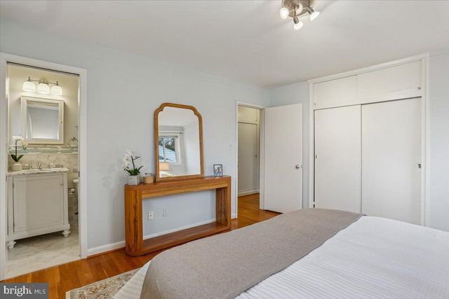 6017 CHESHIRE DR, Bethesda, MD 20814