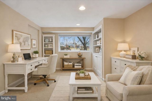 6017 CHESHIRE DR, Bethesda, MD 20814