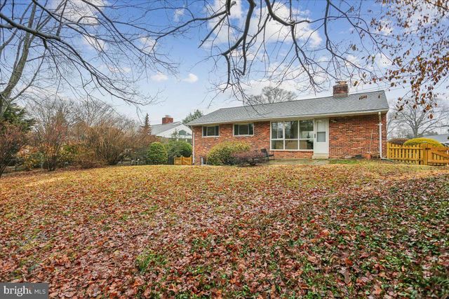 6017 CHESHIRE DR, Bethesda, MD 20814