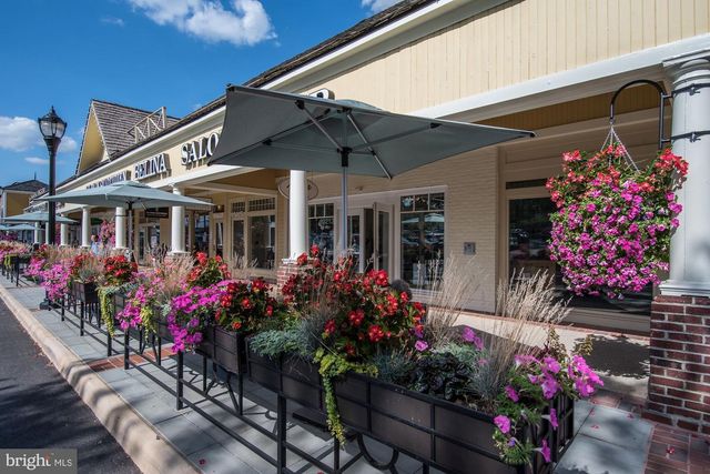 6017 CHESHIRE DR, Bethesda, MD 20814