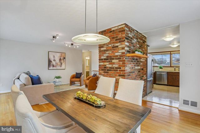 6017 CHESHIRE DR, Bethesda, MD 20814